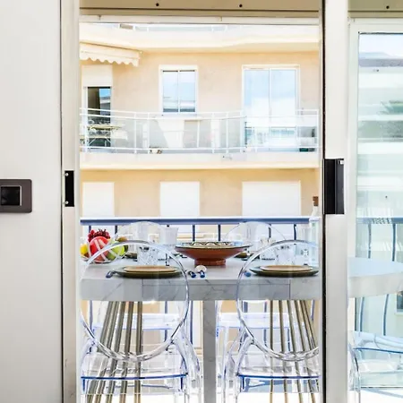 Duplex En Toit-terrasse A Deux Pas De La Croisette - Duplex En Toit-terrasse A Deux Pas De La Croisette Mae-2383 * 戛纳