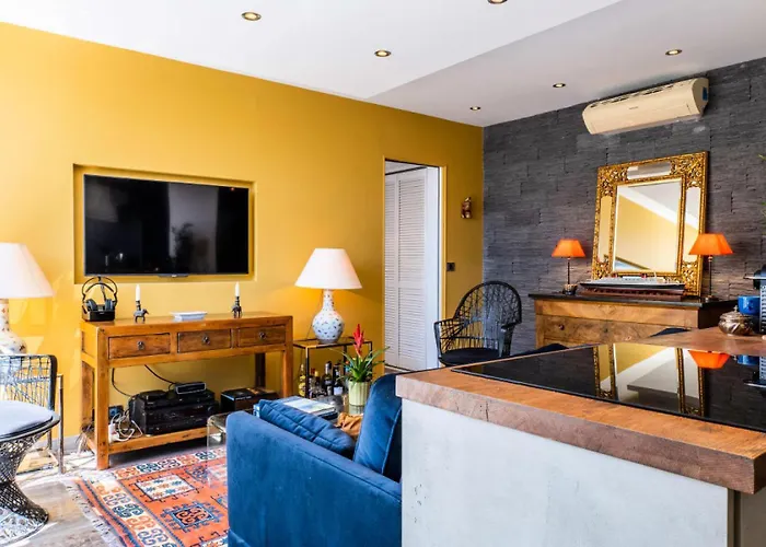 Duplex En Toit-terrasse A Deux Pas De La Croisette - Duplex En Toit-terrasse A Deux Pas De La Croisette Mae-2383 * Κάννες