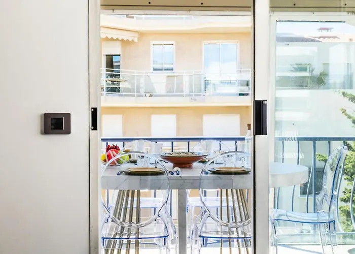 Duplex En Toit-terrasse A Deux Pas De La Croisette - Duplex En Toit-terrasse A Deux Pas De La Croisette Mae-2383 * 戛纳